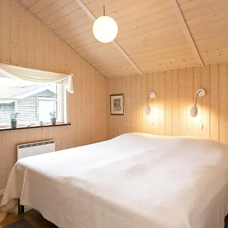 4 Star Holiday In Hals