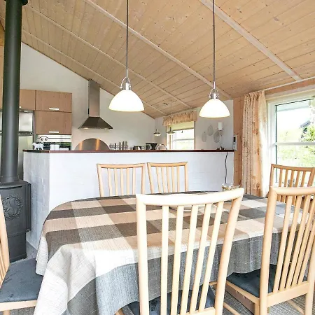 4 Star Holiday In Casa vacanze Hals